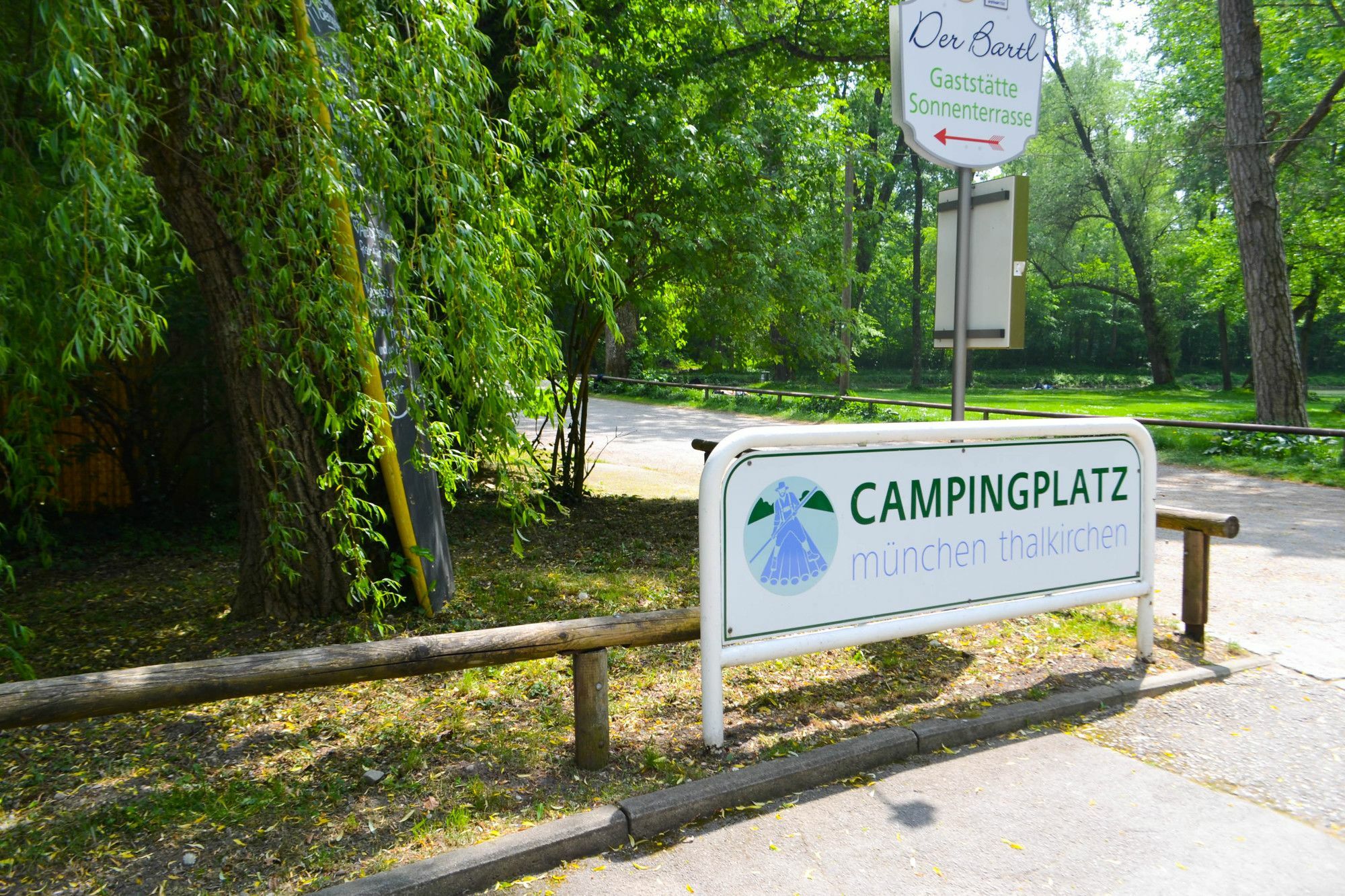 Munich Oktoberfest Glamping Hotel ภายนอก รูปภาพ